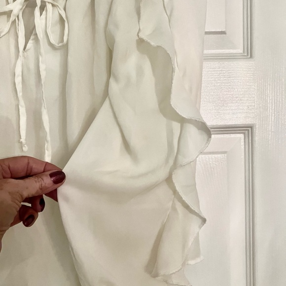 Sans Souci Ruffled Sleeved Blouse. Off white. Sz Small. Flowing. Chiffon. - Picture 3 of 6